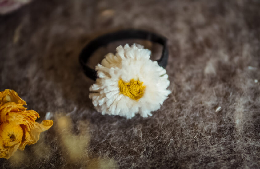 DIY: Haargummi für Kinder nähen in Blütenform